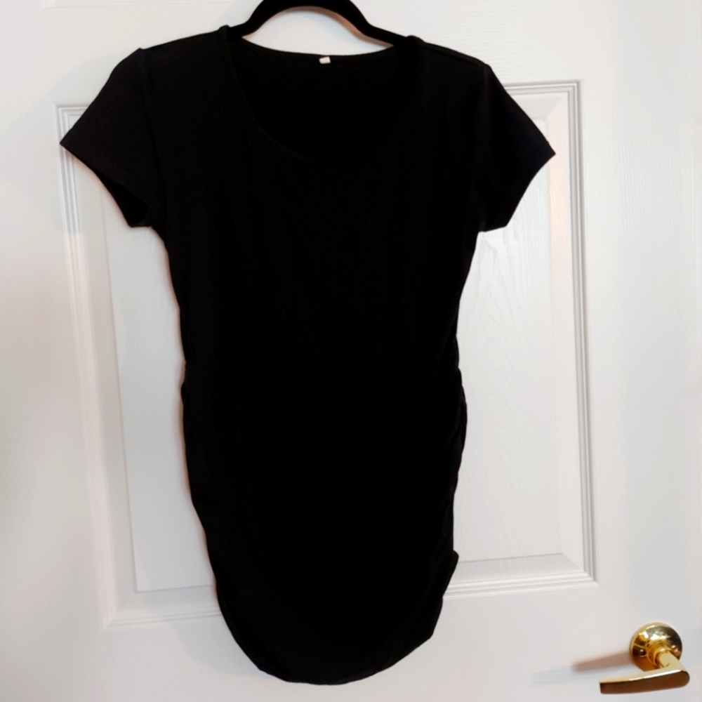 Ruched Maternity T-shirt in Black